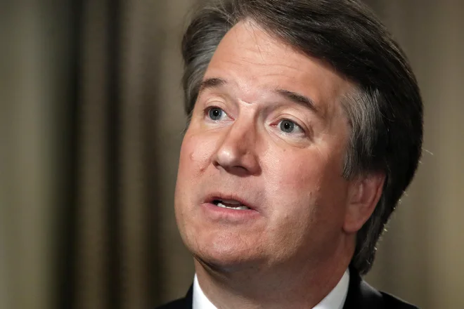 Brett Kavanaugh zanika vse obtožbe. FOTO: Jacquelyn Martin/AP