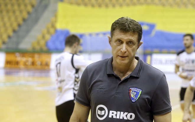 Trener Rika Ribnice, Siniša Markota, še ne pozna poraza v sezoni. FOTO: Blaž Samec