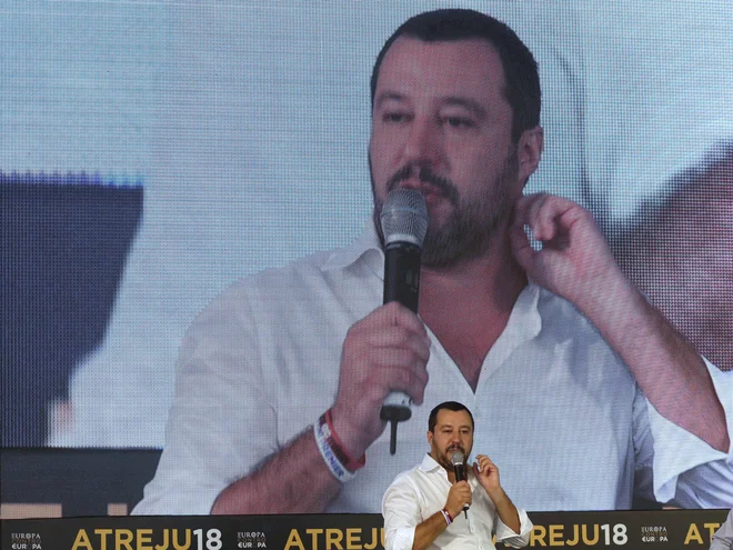Vlada dveh raznorodnih strank, Gibanja 5 zvezd in Lige, kaže znamenja krize. Na fotografiji Matteo Salvini.<br />
FOTO: Alessandra Tarantino Ap