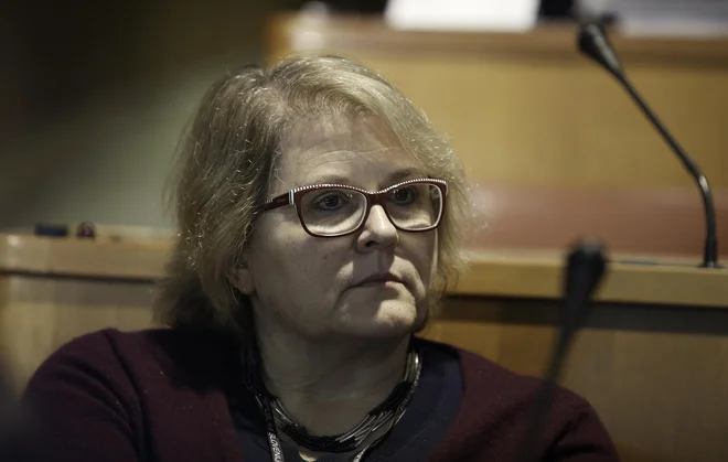 Nekdanja dekanja filozofske fakultete Branka Kalenić Ramšak zanika odgovornost za izplačevanje spornih dodatkov. FOTO: Jože Suhadolnik/Delo