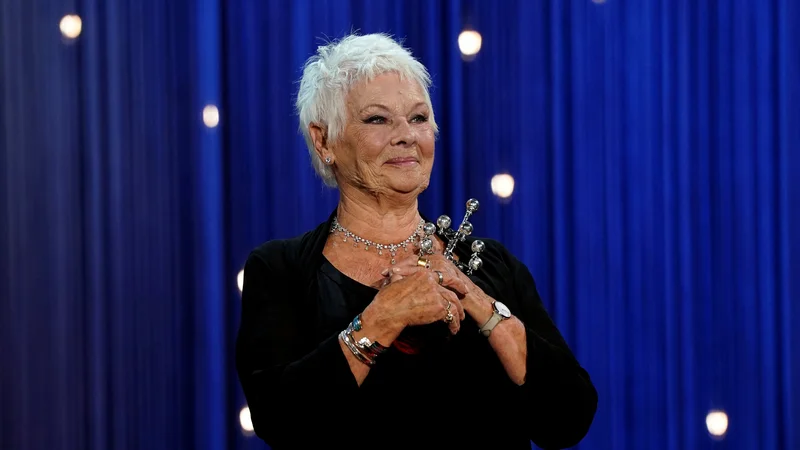 Fotografija: Judi Dench je na filmskem festivalu v San Sebastianu prejela nagrado za življenjsko delo. FOTO: Vincent West/Reuters