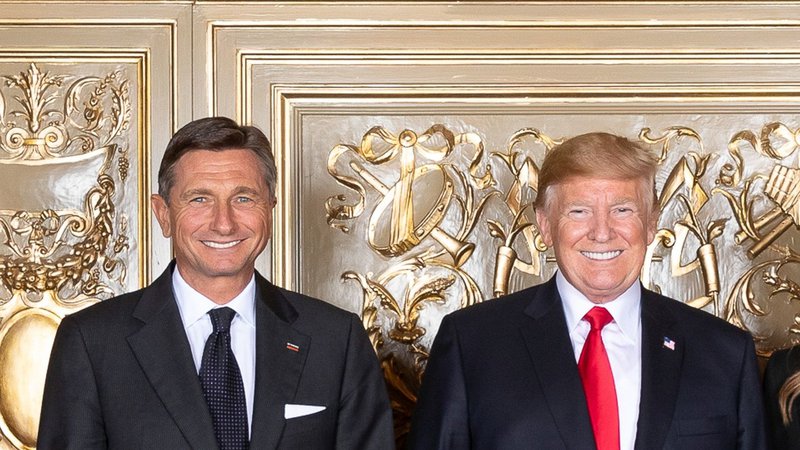 Fotografija: Katrca Boruta Pahorja je bila še "mladoletna", ko so bile na slovenskih benciskih črpalkah nazadnje takšne cene goriv kot jih zdaj gleda šofer ameriškega predsednika Donalda Trumpa. Foto: Official White House Photo