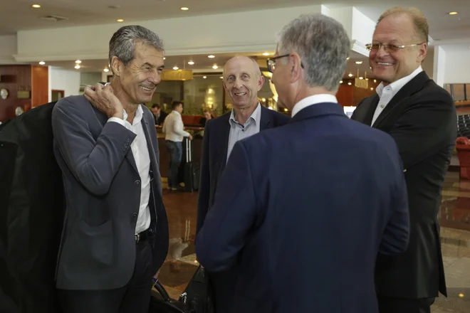 Top slovenski poslovneži med pogovorom na Managerskem kongresu, (z leve) Stojan Petrič, predsednik Kolektorjevega sosveta, Radovan Bolko, predsednik uprave Kolektorja, Franjo Bobinac, predsednik uprave Gorenja, in Janez Škrabec, direktor Rika. FOTO: Voranc Vogel/Delo