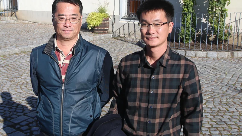 Fotografija: Rju Kjong Il in Hong Čol Hak. FOTO: Tadej Regent/Delo