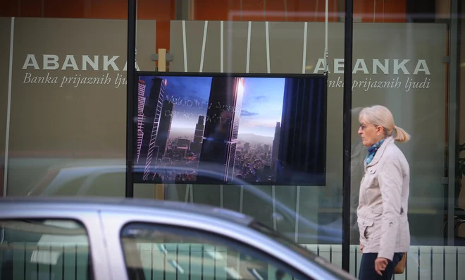 Po letošnji načrtovani privatizaciji NLB bo prihodnje leto na prodaj Abanka, lastniška struktura bančnega sistema pa se bo precej spremenila. Foto Jože Suhadolnik