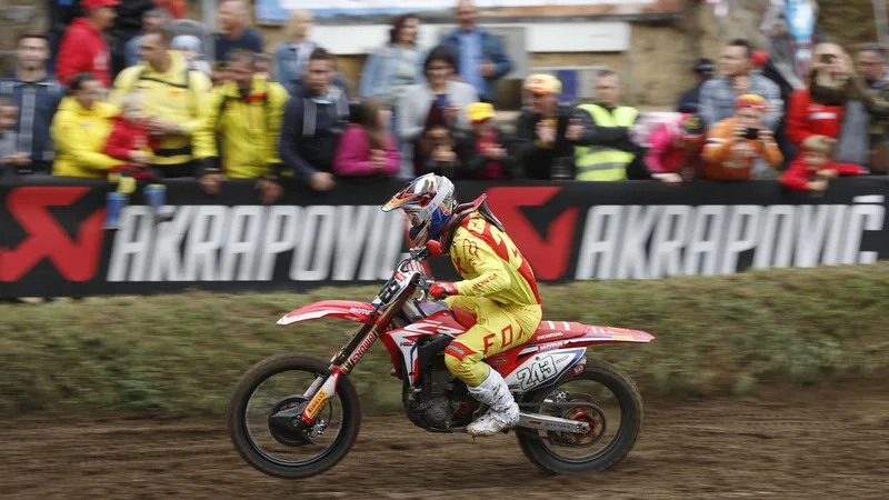 Fotografija: Tim Gajser še ni rekel zadnje v bitki za končno 3. mesto. FOTO: Leon Vidic/Delo