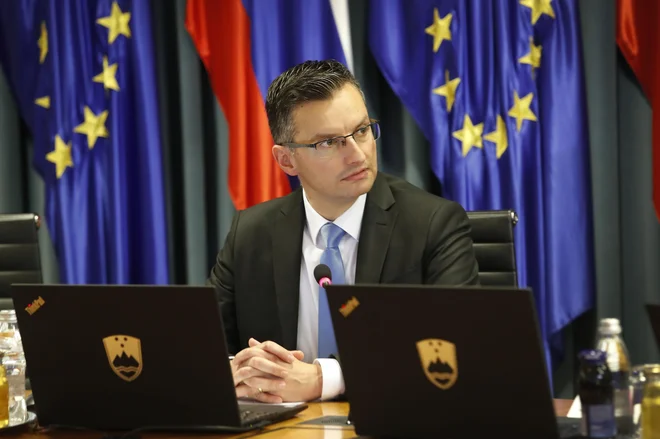 Pogovor s premierom Marjanom Šarcem bo osrednji dogodek jutrišnjega prvega dne kongresa slovenskih občin. FOTO: Leon Vidic/Delo