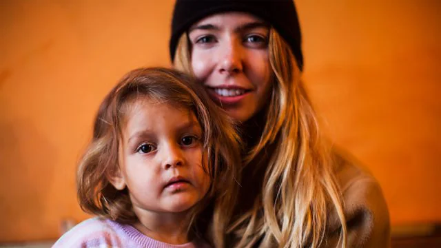 Stacey Dooley preiskuje: Romski otroci v stiski Foto Tvs