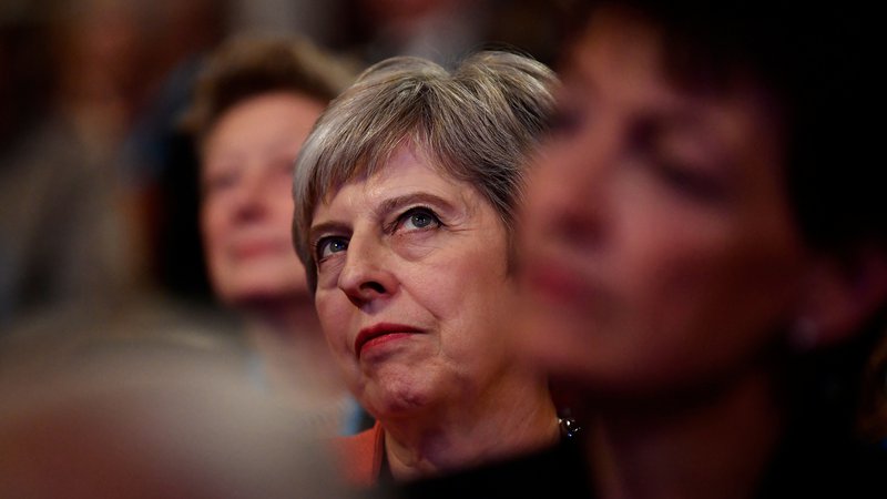 Fotografija: Britanska premierka Theresa May bo članom vladajoče konservativne stranke jutri poskušala prodati svoj predlog iz Chequersa kot najboljšo alternativo izstopu iz EU brez dogovora. FOTO: Reuters/Toby Melville