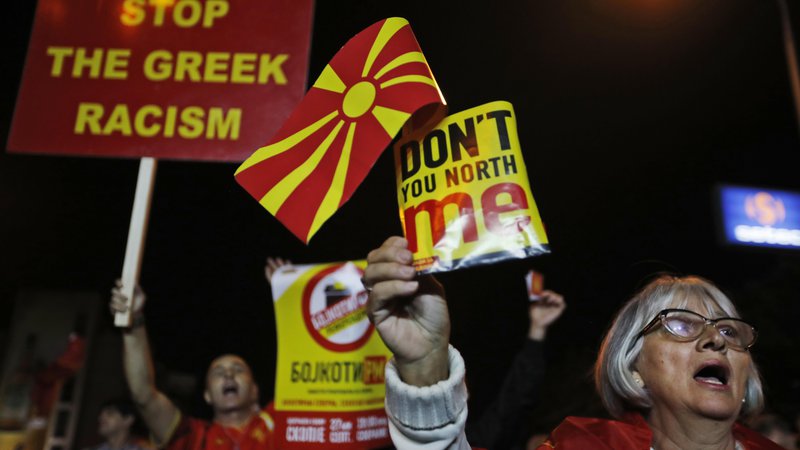 Fotografija: V Makedoniji na referendumu skoraj dve tretjini volilnih upravičencev nista glasovali, a to ignorirajo tudi v EU in Natu. FOTO: AP