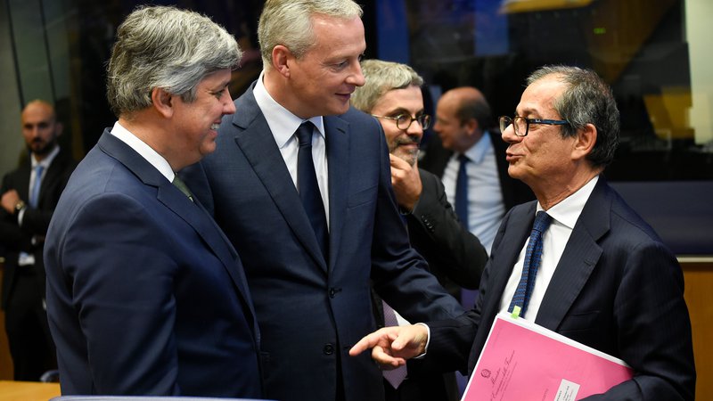 Fotografija: Finančni ministri so zaradi italijanskega dolga precej zaskrbljeni. Na fotografiji z leve: Mario Centeno, Bruno Le Maire in Giovanni Tria. Foto AFP