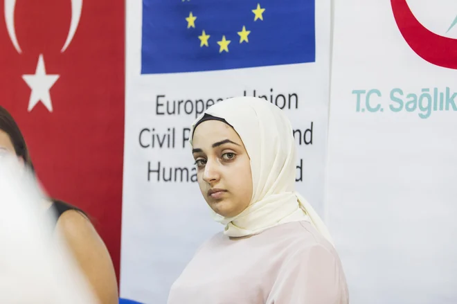 ​Betul el Hac Abdo, begunka iz Alepa, ki je morala hitro odrasti, je preživela več vojn hkrati. Foto Eren Aytug/Echo/EU