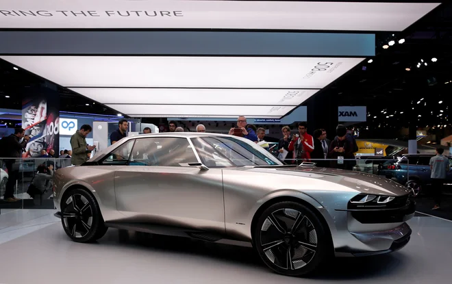 Retro študija peugeot e-legend.<br />
FOTO: Reuters