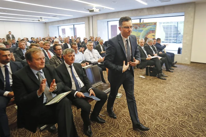 Marjan Šarec ni nekdanjim kolegom obljubil še ničesar. FOTO: Leon Vidic/Delo