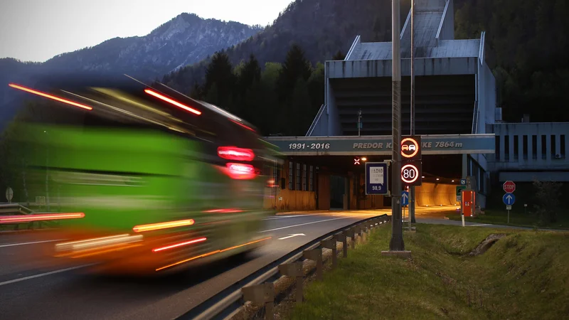 Fotografija: Predor Karavanke med Slovenijo in Avstrijo, dolg 7864 metrov. Foto Jure Eržen/Delo