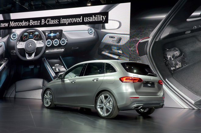 Mercedes-benz razred B je eden redkih novih avtomobilov, ki jim še lahko rečemo enoprostorci. FOTO: AFP