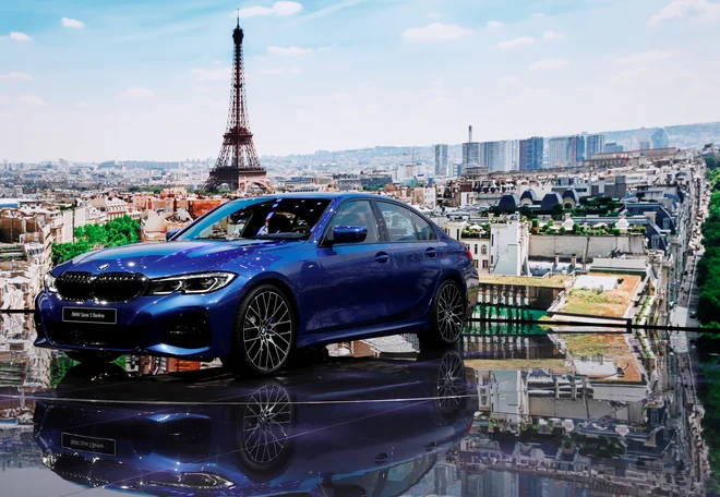 BMW serije 3 vozi v sedmo generacijo in bo poskušal ohranjati slavo klasičnih dobro voznih limuzin. FOTO: Reuters