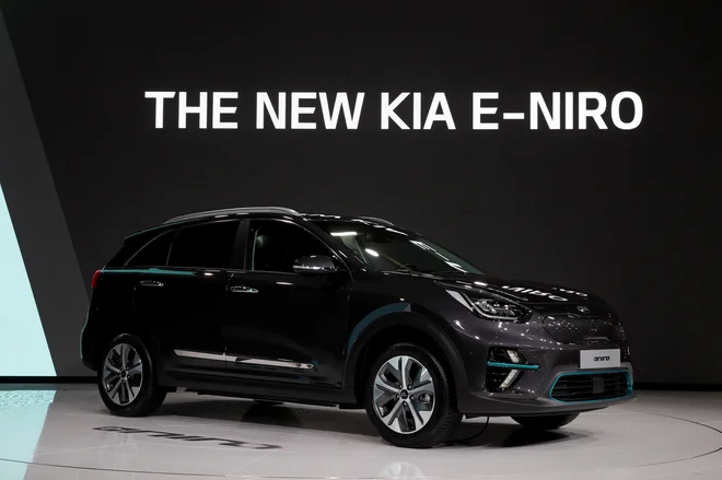 O njem ne govorijo veliki naslovi, a ima kaj pokazati: električni kia e-niro obeta velik doseg. FOTO: Reuters