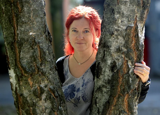 Nelly Tiran: &raquo;Če je učitelj srečen, miren, potem lahko dela čudeže v razredu. Če pride v razred slabe volje, je zagrenjen, potem to vpliva na delo in razpoloženje celotnega razreda.&laquo; FOTO: Roman Šipić/Delo