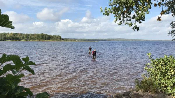 Po odkritju so območje na jezeru Vidöstern raziskali tudi profesionalci, a podobnih dragocenosti niso odkrili. FOTO: Jönköpings Läns Museum