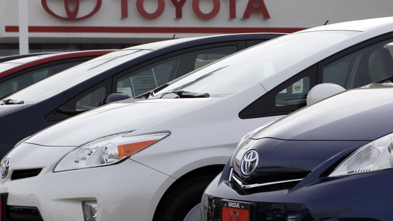 Fotografija: Toyota bo na servis klicala hibride.