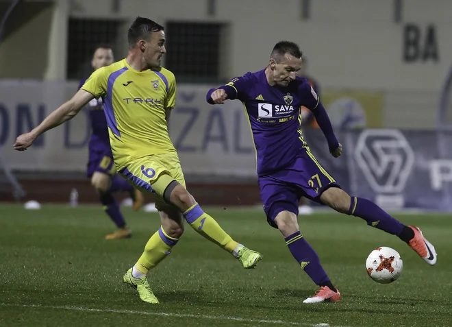 Tilen Klemenčič je v 85. minuti povišal na 2:0. FOTO: Jože Suhadolnik/Delo
