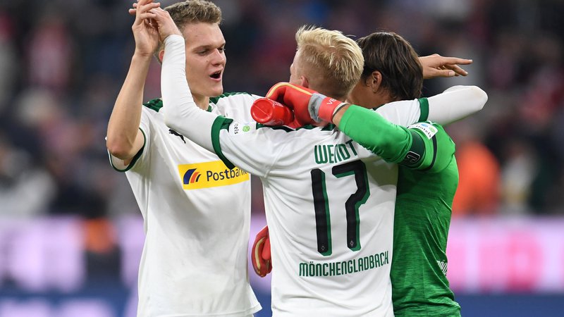 Fotografija: Nogometaši Borussie Mönchengladbach so imeli obilo razlogov za veselje. FOTO: Andreas Gebert/Reuters