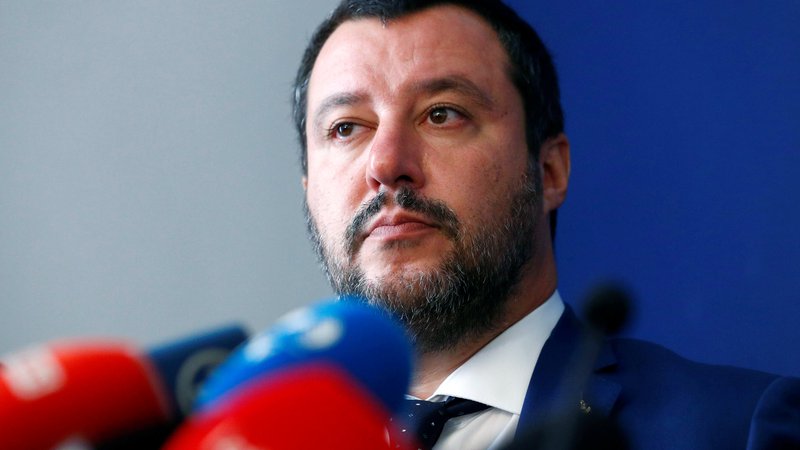 Fotografija: Italijanski notranji minister Matteo Salvini med dananšnjo tiskovno konferenco v Rimu. FOTO: REUTERS/Max Rossi