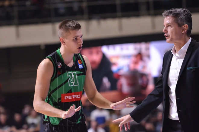 Zoran Martič namenja veliko vlogo branilcu Blažu Mesičku (levo). FOTO: ABA