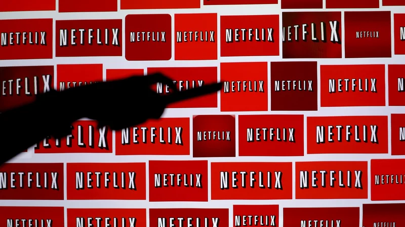 Fotografija: Netflix napoveduje več razpletov zgodb.
FOTO: Reuters