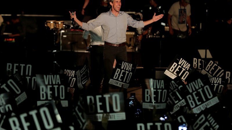 Fotografija: Demokrata Beta O'Rourka nekateri že vidijo kot predsedniškega kandidata čez dve leti. Foto Reuters