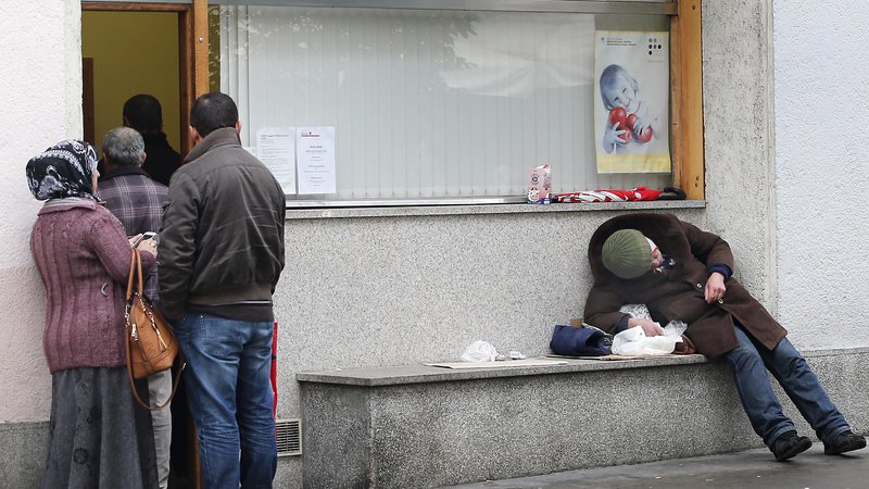 Fotografija: V evropski organizaciji Feantsa opozarjajo, da prakse v številnih mestih vodijo v kriminalizacijo brezdomstva.