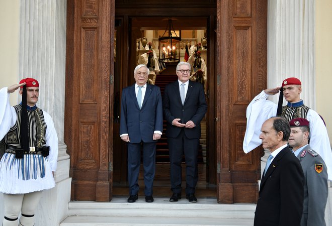 Steinmeier in Pavlopulos se bojita za evropsko enotnost. Foto: Michalis Karagiannis/Reuters