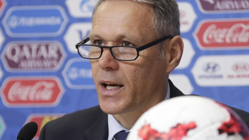 Marco Van Basten bi rad več časa preživel z družino. FOTO: Dmitri Lovecki/AP