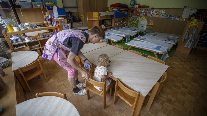Fotografija: Prednost pri vpisu imajo otroci, katerih starši so pravočasno oddali vloge. FOTO: Voranc Vogel/Delo