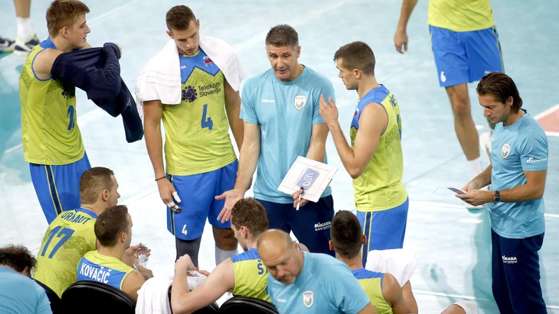 Fotografija: Slovenski odbojkarji so po novem prvenstvo končali na 12. mestu. FOTO: Roman Šipić/Delo
