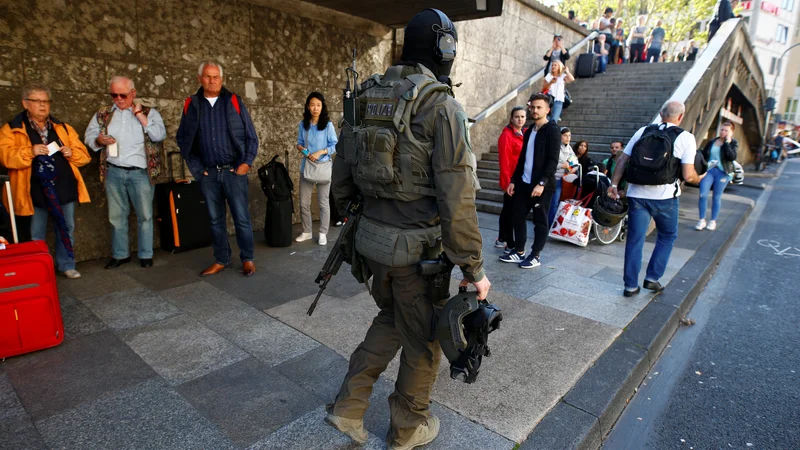 Fotografija: Tiskovna predstavnica policije je dejala, da je ugrabitelj talko zajel v lekarni FOTO: Thilo Schmuelgen/Reuters