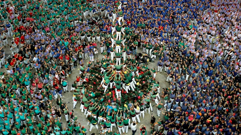 Fotografija: Člani skupine "Castellers de Sant Cugat". Foto Albert Gea Reuters