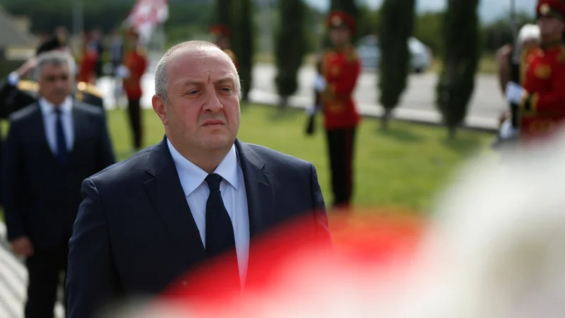 Fotografija: Konec meseca bodo v Gruziji izbirali naslednika sedanjega predsednika države Giorgija Margvelašvilija. Foto: David Mdzinarishvili/Reuters