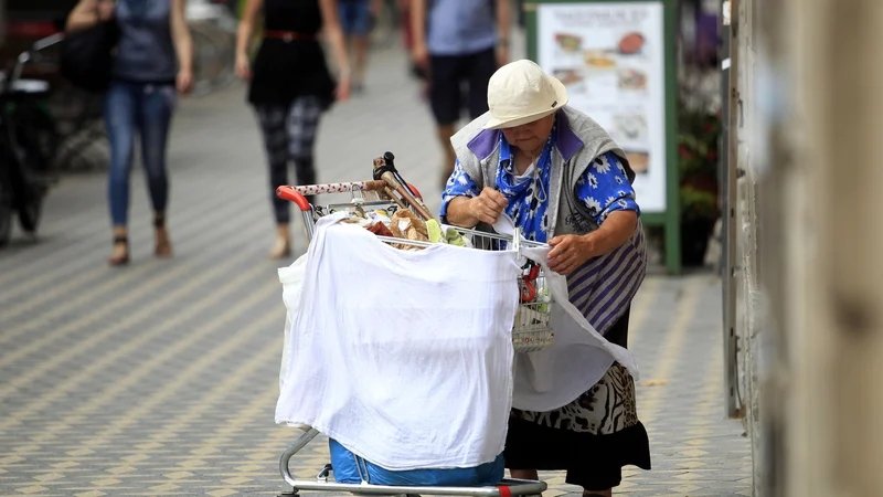 Fotografija: Starejši sodijo med skupine, ki so tveganju revščine najbolj izpostavljene. Foto Roman Šipić