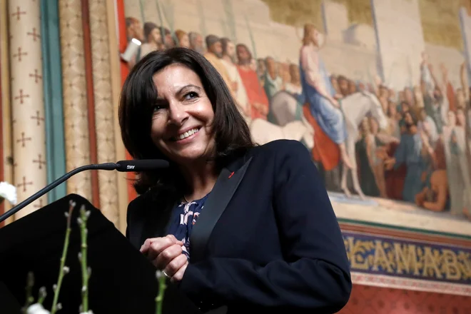 Županja Pariza Anne Hidalgo načrtuje ureditev prenočišč za 1500 brezdomcev. FOTO: Charles Platiau/Reuters