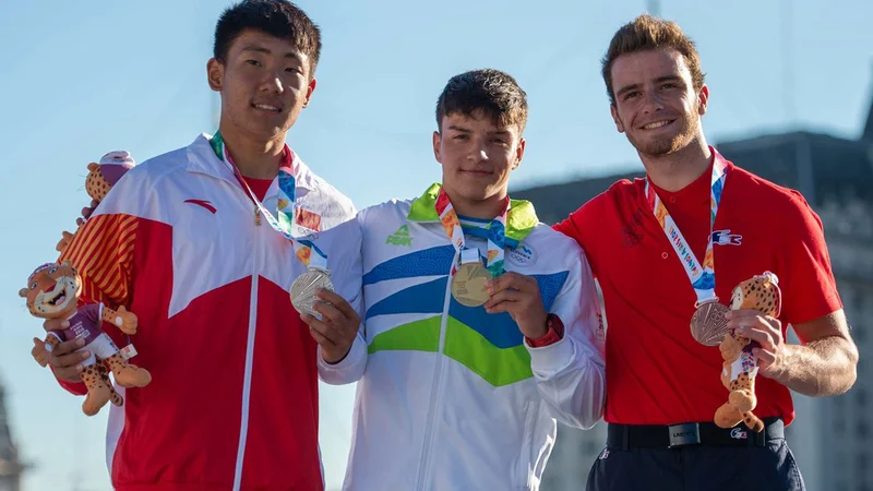 Fotografija: Lan Tominc je v Buenos Airesu stopil na najvišjo stopničko. Foto Ioc