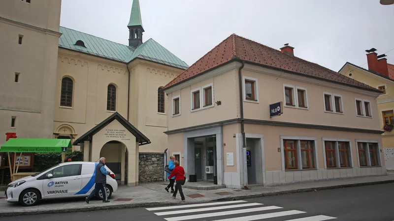 Fotografija: 3. decembra naj bi NLB zaprla vrata petnajstih poslovalnic po državi. FOTO: Tadej Regent/Delo