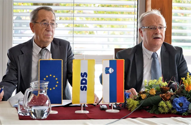 Levo Leon Podlinšek, predsednik Mestnega odbora SDS Celje in Matjaž Železnik, njihov kandidat za župana MO Celje. FOTO: Brane Piano<br />
