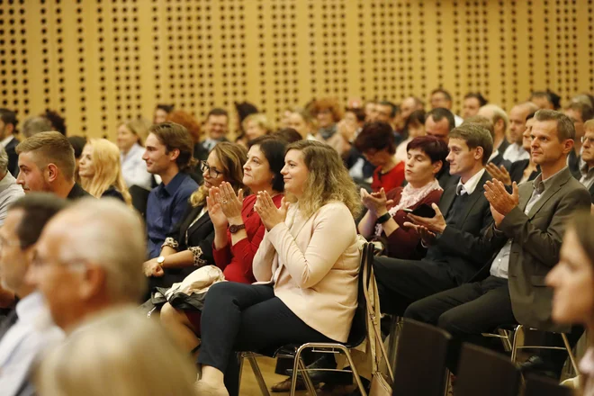 Trgovina ima v krožnem gospodarstvu pomembno vlogo, so ugotavljali na strateški konferenci o trgovini. FOTO Leon Vidic/Delo