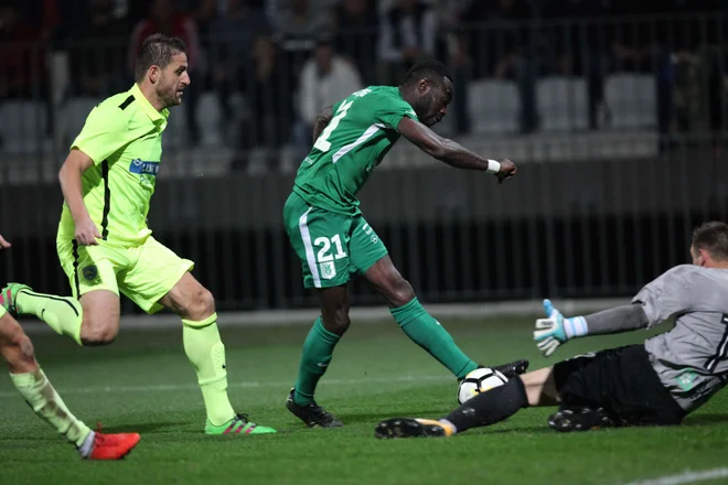 Kingsley Boateng se je med strelce vpisal dvakrat. FOTO: Mavric Pivk/Delo