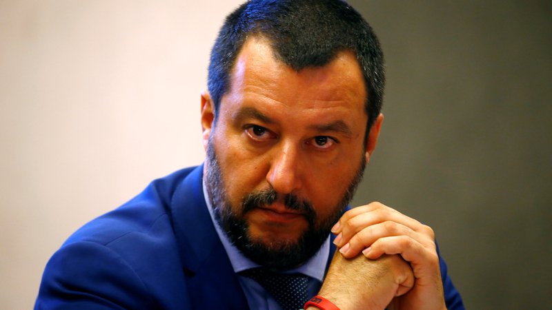 Fotografija: Matteo Salvini pravi, da so evropske majske volitve še daleč, a kandidature na njih izrecno ne izključuje. FOTO: REUTERS/Stefano Rellandini