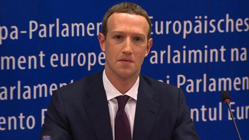 Fotografija: Mark Zuckerberg se je letos v evropskem parlamentu opravičeval zaradi zlorab osebnih podatkov uporabnikov, kot se je pokazalo v škandalu Cambridge Analytice. Foto AFP