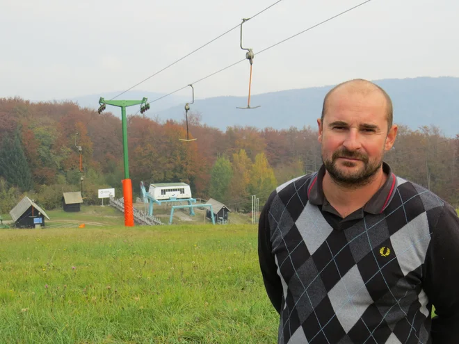 Na smučišče nad Črmošnjicami bi letos radi privabili vsaj 20.000 smučarjev. Na fotografiji direktor družbe Gače Borut Koprivnik. FOTO: Bojan Rajšek/Delo