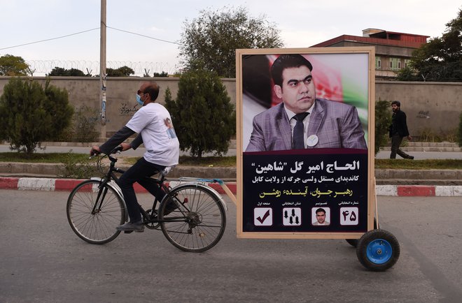 Med kampanjo je bilo zaradi vojnih razmer malo govora o vsebini. FOTO: WAKIL KOHSAR / AFP